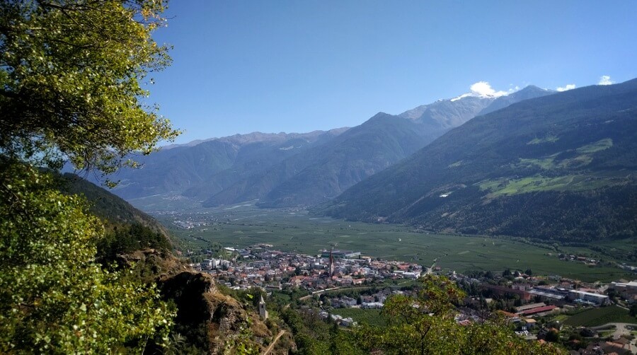 Blick vom Waalweg nach Schlanders und Goldrain, Tarsch und Morter im Hintergrund