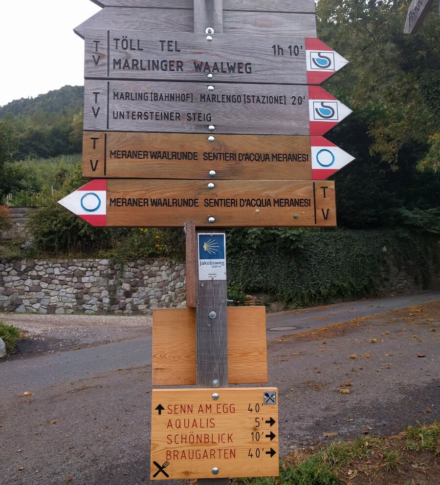 Holzschilder der Meraner Waalrunde